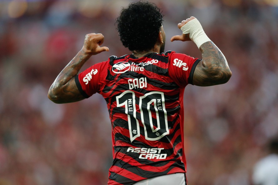 Flamengo se reapresenta para jogo da Libertadores e segue com