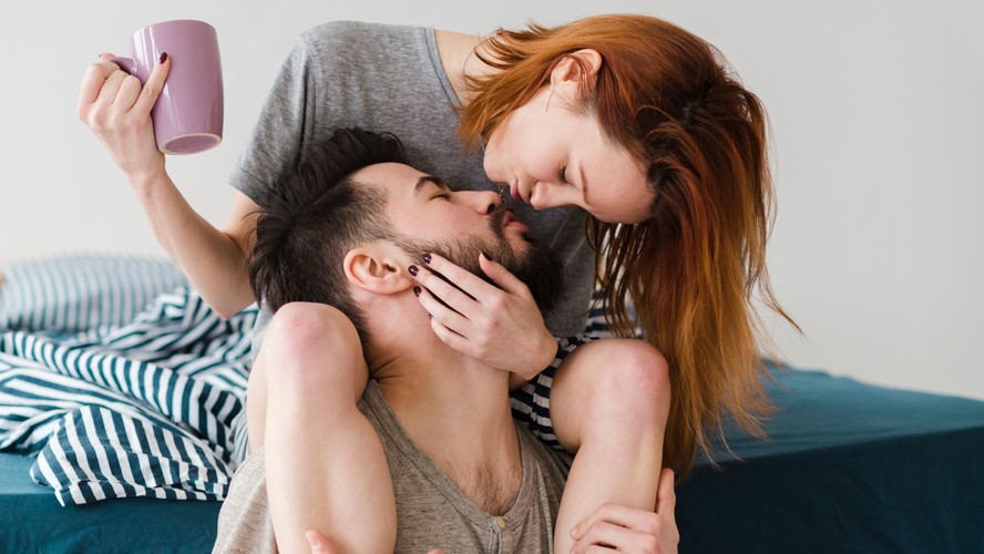 Você já transou com um amigo? Pesquisa mostra que não é incomum