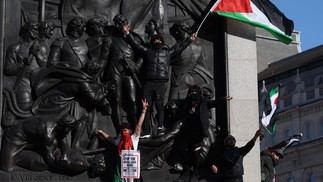 Manifestação pró-Palestina acontece em Londres, Inglaterra — Foto: Adrian Dennis/AFP