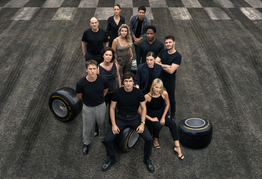 Elenco de 'Senna' — Foto: Aline Arruda / Netflix