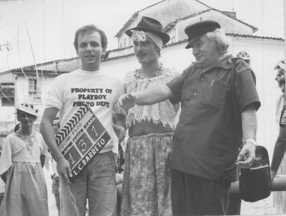 Bruno Barreto, José Wilker e Jorge Amado durante as filmagens de "Dona Flor e seus dois maridos" — Foto: Arquivo