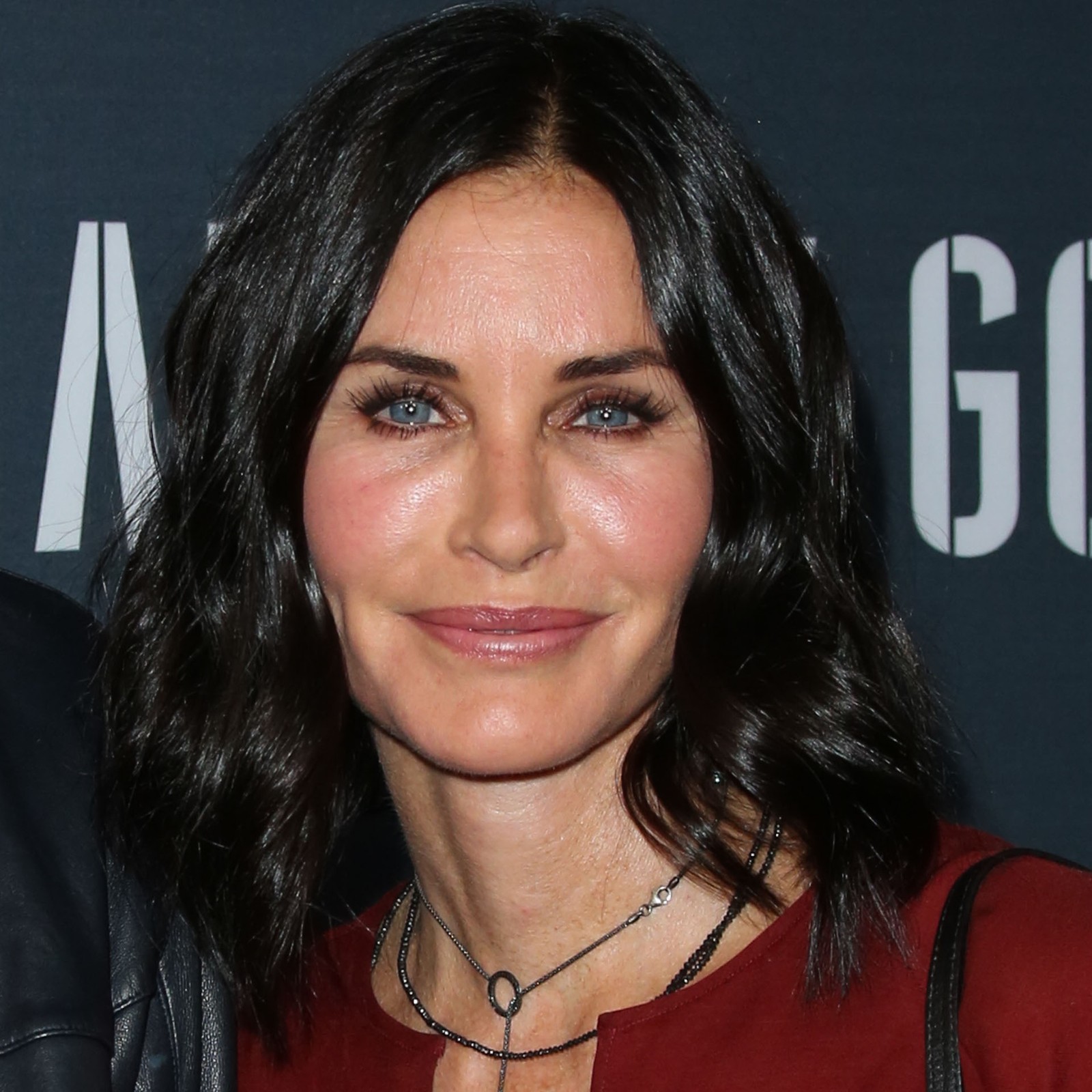 Aos 60 anos, Courteney Cox mostra rotina pesada de exercícios e posta