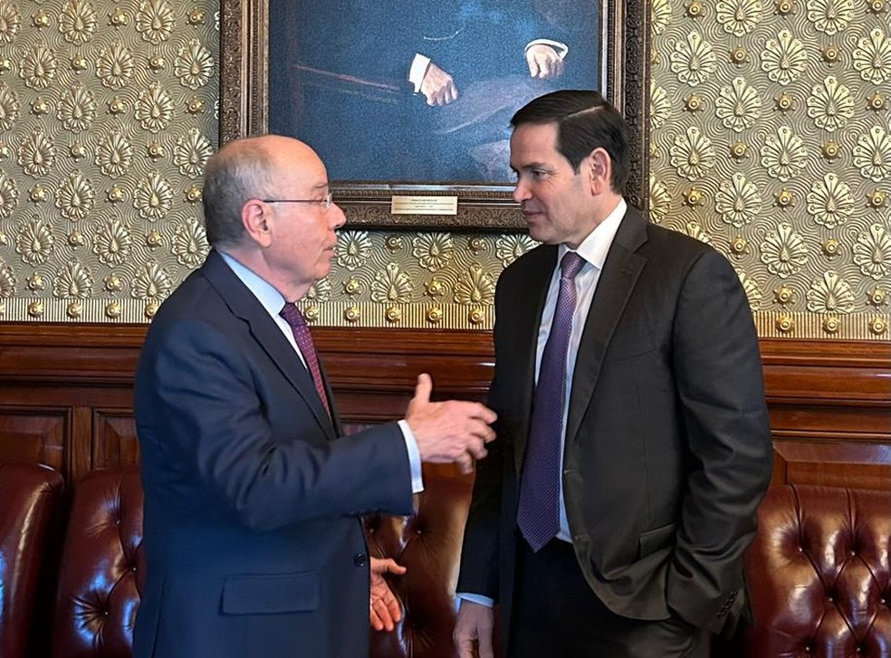A conversa privada entre Mauro Vieira e Marco Rubio ocorreu sob o olhar atento de Abraham Lincoln — Foto: Itamaraty