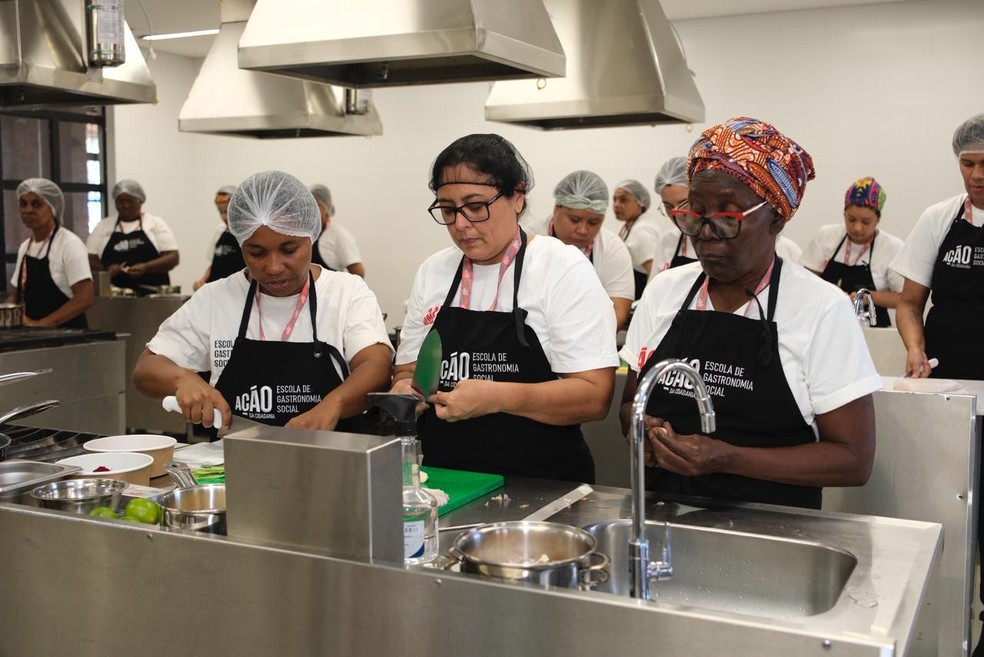 Students participating in the inaugural of the Citizenship Action Food Practices Lab - Photo: Citizenship Action Revealed / Thiago Simões - Aimoré Filmes