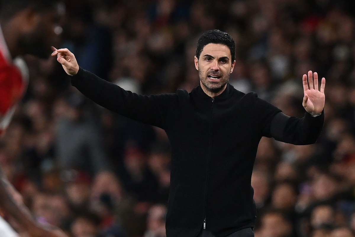 Arteta culpa qualidade da bola por derrota na Taça da Liga 'Voa muito'