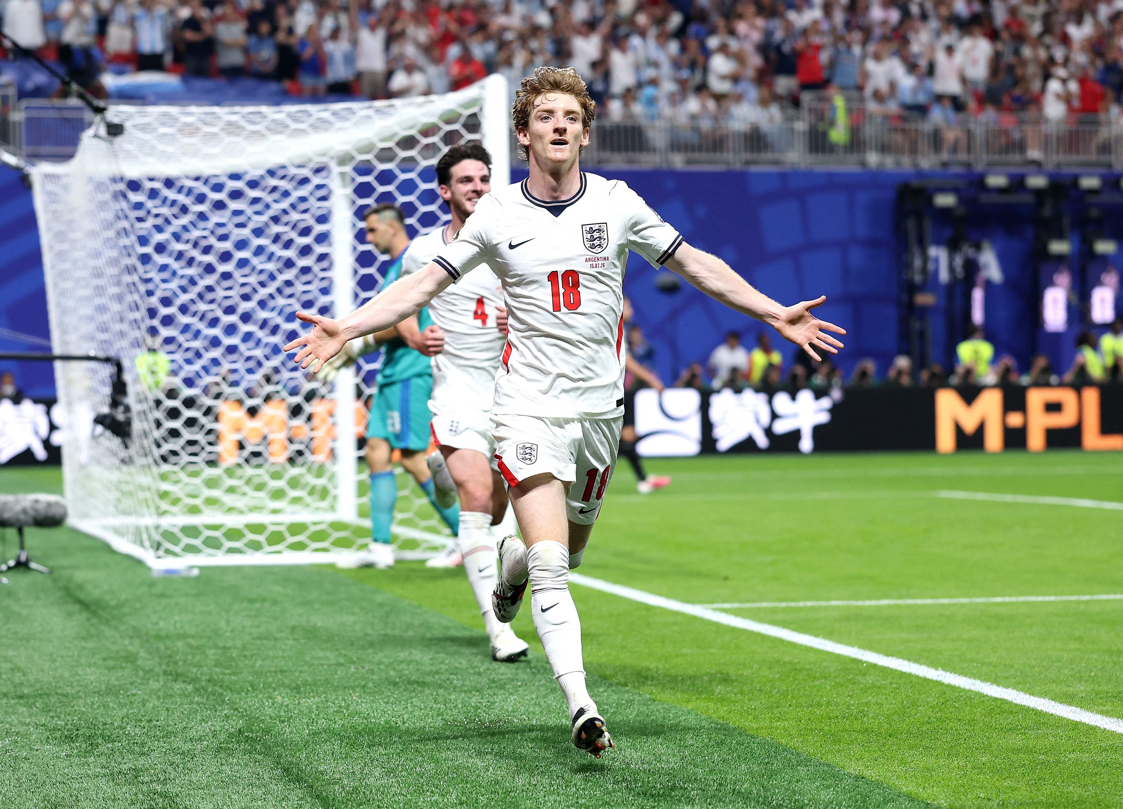 Atacante do Barcelona exalta campanha da Inglaterra na Copa