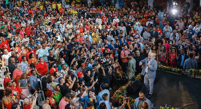 Pesquisa Quaest mostra queda de rejeição de Lula entre evang