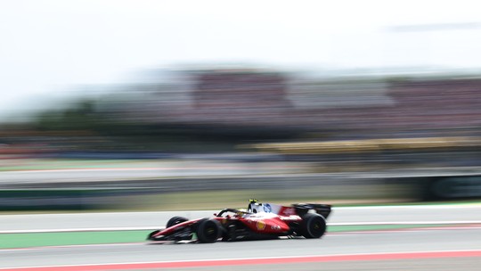 Hamilton vence GP da Espanha e encerra jejum de vitórias com a Ferrari: 'Não teria conseguido isso sem vocês' Hamilton vence GP da Espanha e encerra jejum de vitórias com a Ferrari: 'Não teria conseguido isso sem vocês'