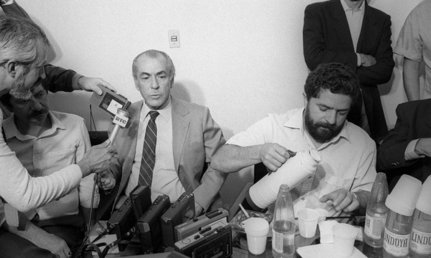 Leonel Brizola, quando governador do Rio, e Luis Inácio Lula da Silva em 1985 Agência O Globo