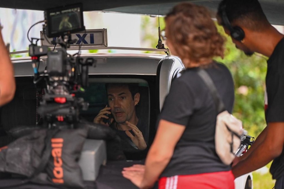 Rafa Sieg grava piloto da série 'Motorista de táxi' — Foto: Zé Carlos de Andrade