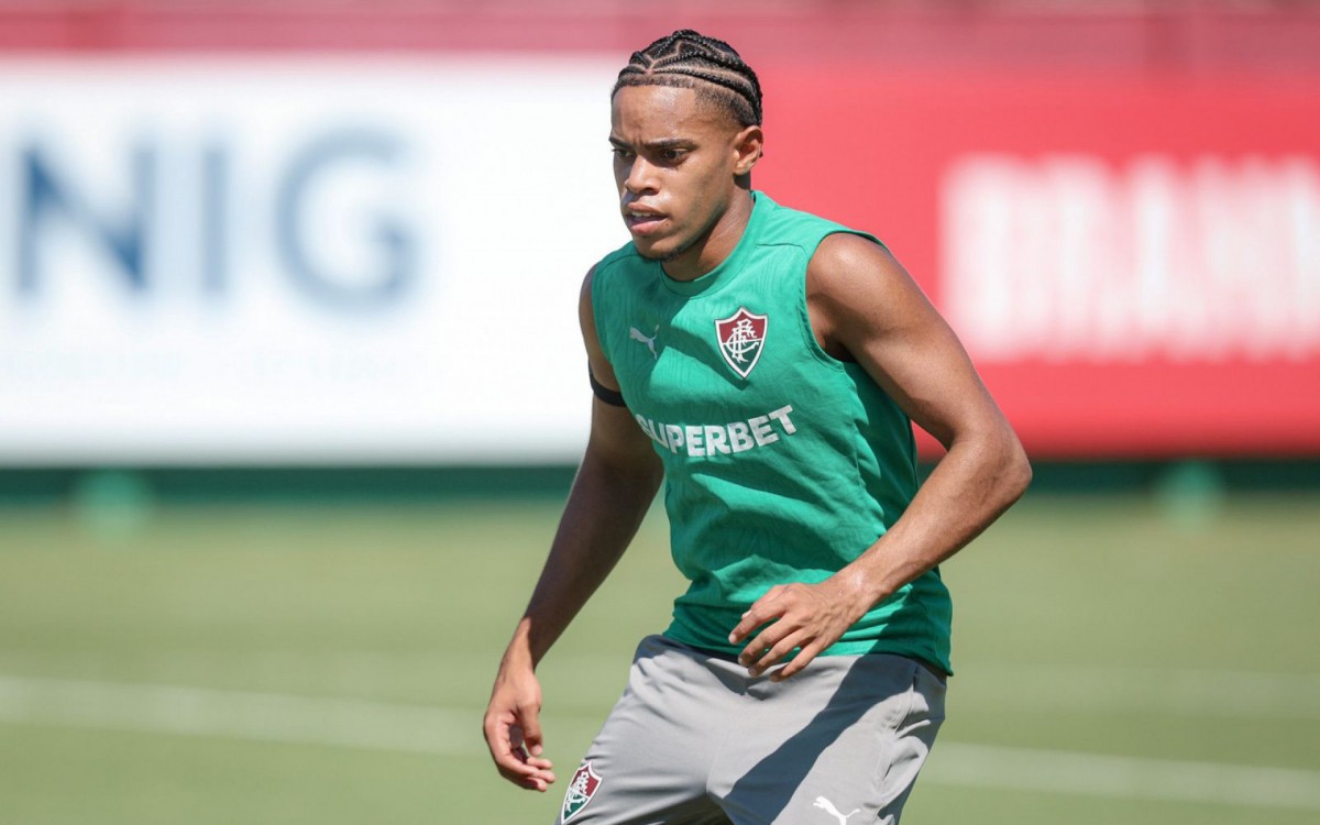 Matheus Reis rompe ligamento do joelho e não joga mais pelo Fluminense neste ano