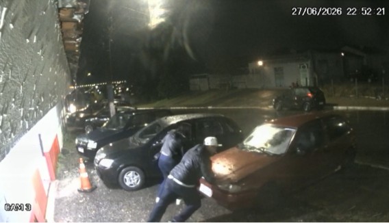 Homem trancou a casa com cadeado para matar a mulher com 28 facadas e voltou para bar, no Paraná