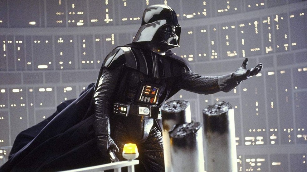Darth Vader em cena de "Star Wars: O império contra-ataca" — Foto: Divulgação