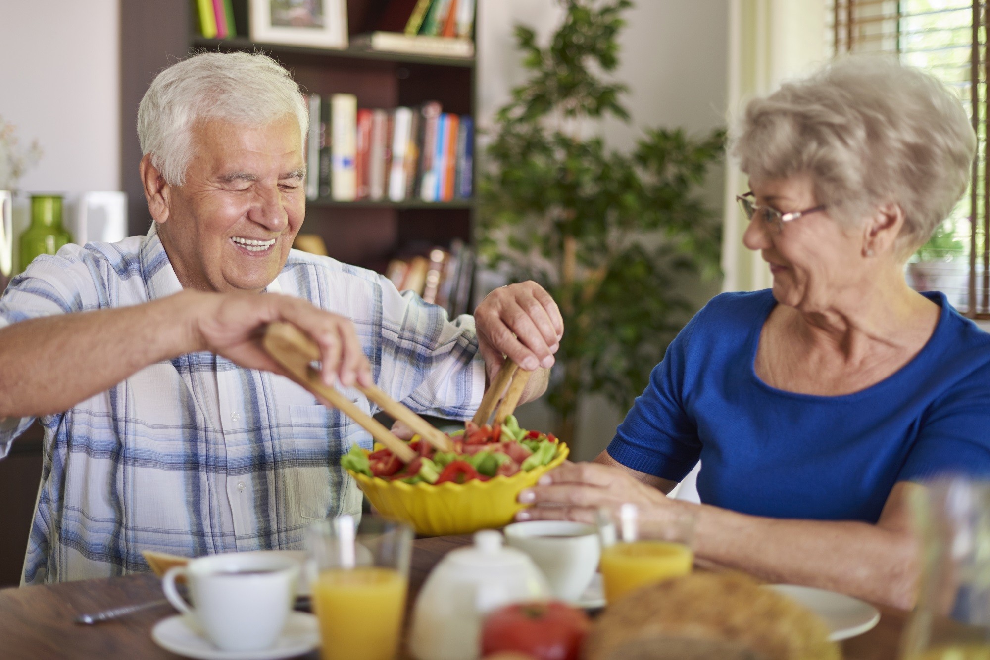 A melhor proteína para o coração depois dos 60 anos, segundo um cardiologista da Califórnia