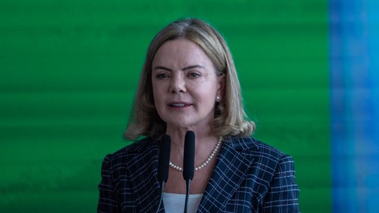 Gleisi apresenta queixa-crime no STF contra deputado bolsonarista e pede R$ 30 mil de indenização