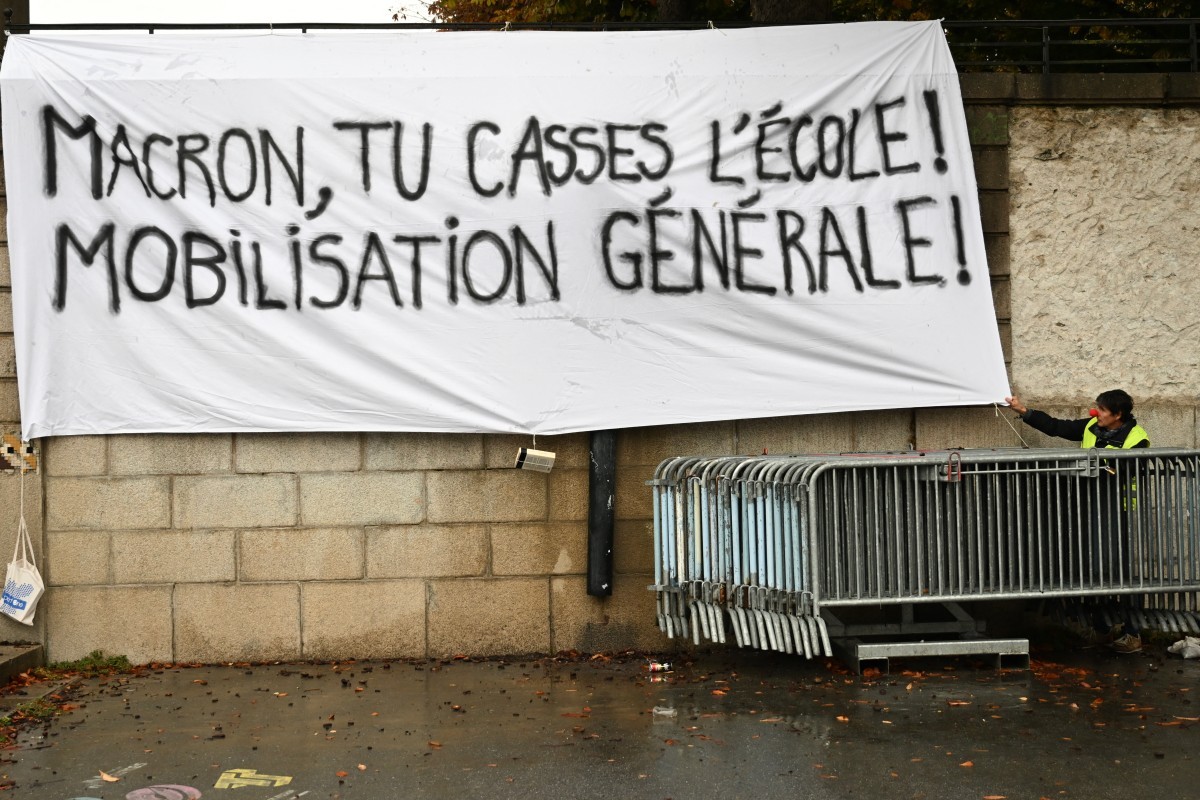 Eleito com o sonho de revitalizar a França, Macron vê mandato terminar em crise sistêmica e com protestos pelo país