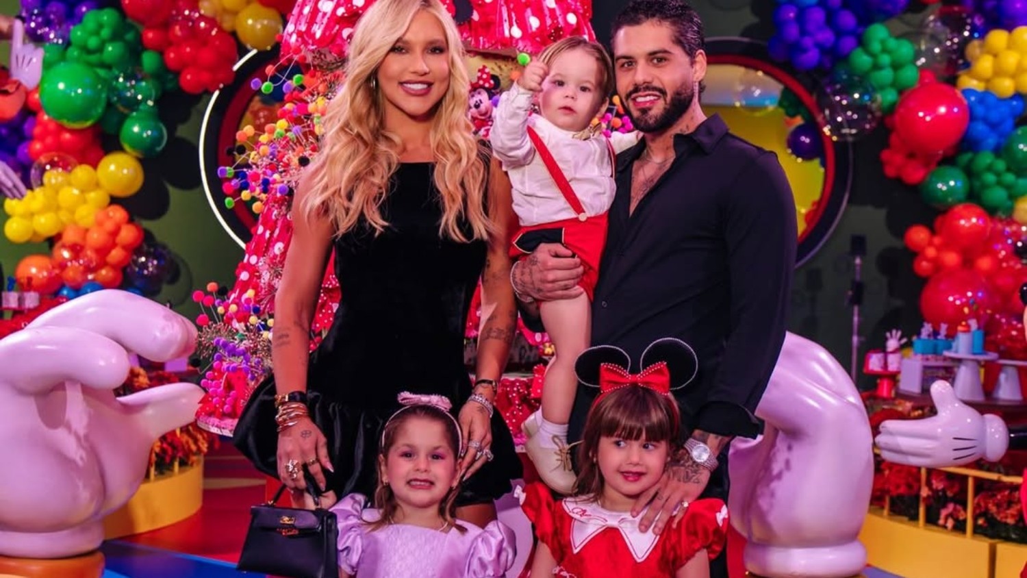 Virgínia Fonseca aposta em vestido balonê de veludo e destaca tendência de luxo