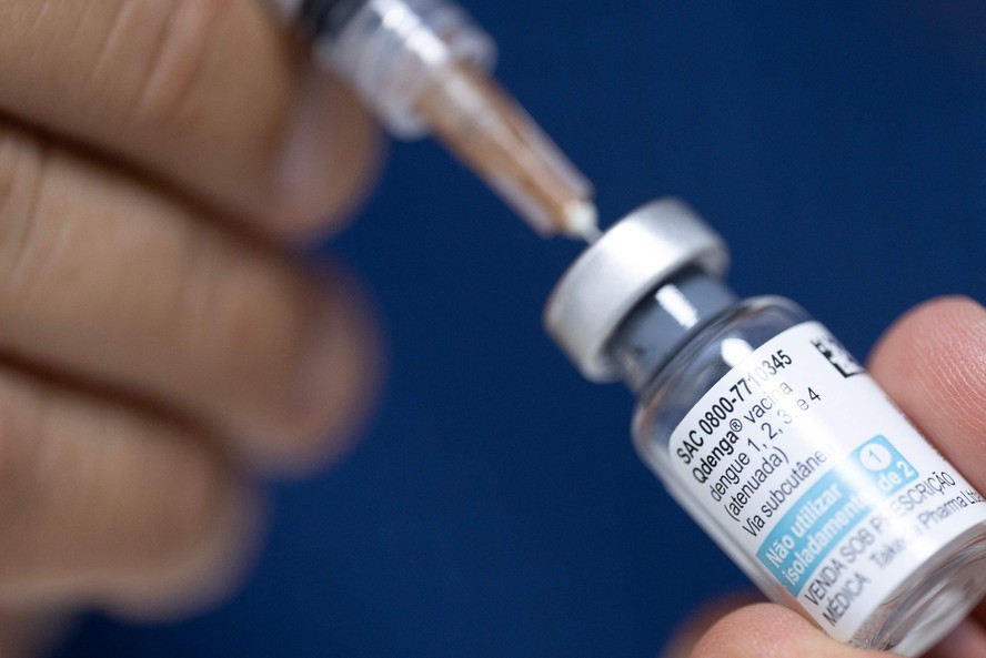 Vacina Qdenga, que será usada na campanha de vacinação contra a dengue no Brasil.