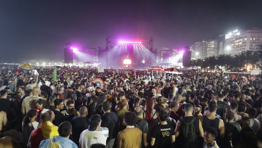 Beijão, look icônico, filas e som baixo: veja os pontos altos e baixos do show de Madonna na Praia de Copacabana