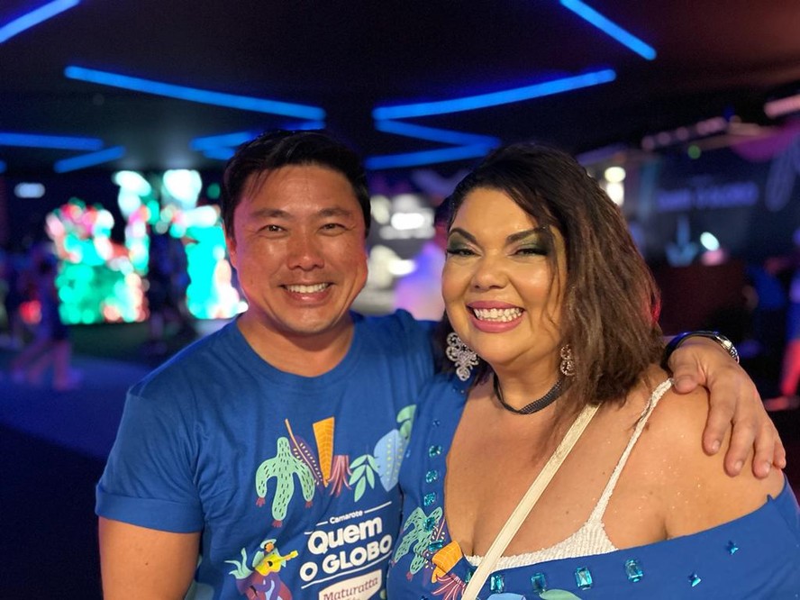 Fabiana Karla curte primeiro carnaval com o namorado em camarote