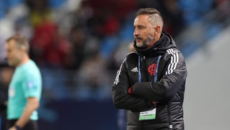 Então comandado por Vitor Pereira, o Flamengo começou 2023 sendo eliminado pelo Al-Hilal na semifinal do Mundial de Clubes — Foto: Fadel Senna