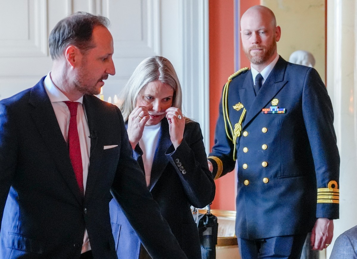 Princesa consorte Mette-Marit da Noruega entra em lista para transplante de pulmão após agravamento de doença rara