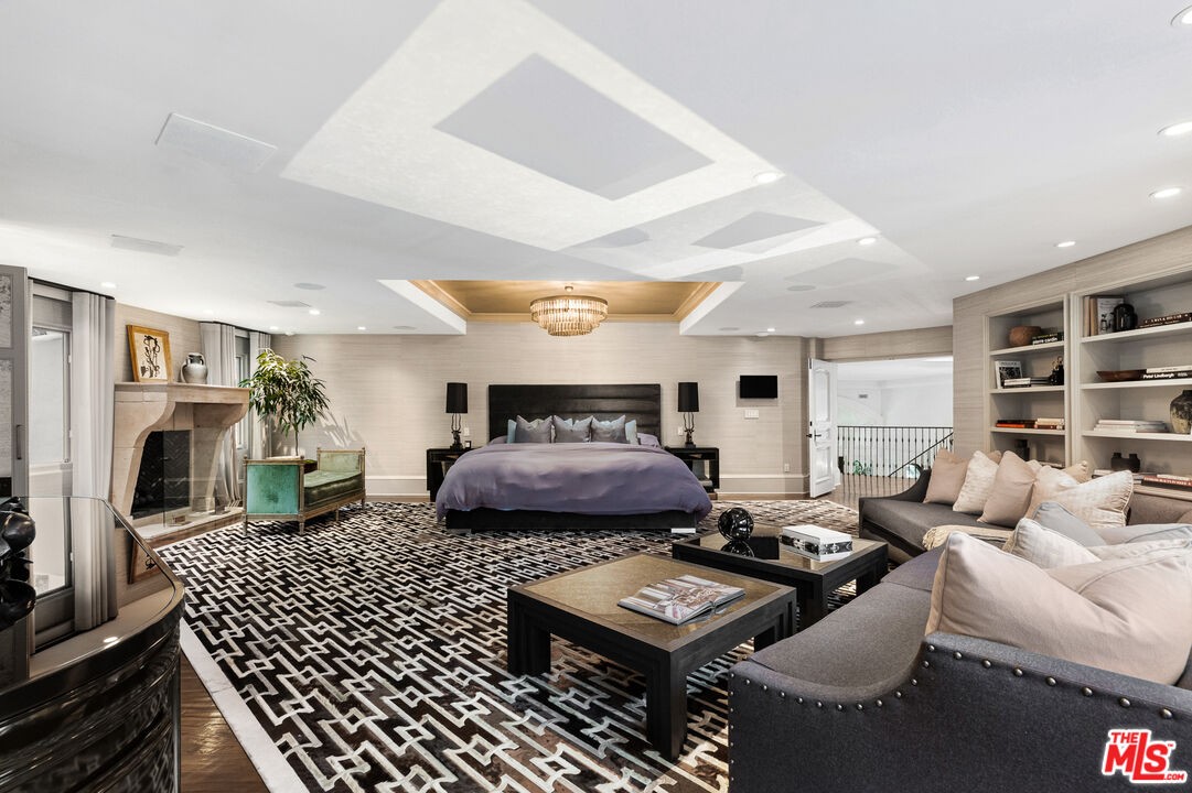 Inside the Kardashian mansion — Photo: Disclosure