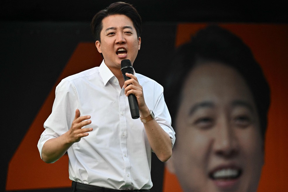 Lee Jun-seok, candidato do Novo Partido da Reforma à Presidência da Coreia do Sul, durante discurso em Seul — Foto: Pedro Pardo / AFP