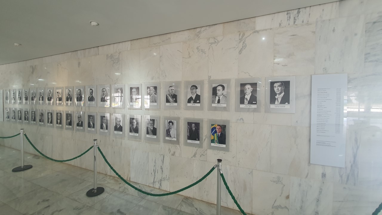 Galeria de Presidentes da República no Palácio do Planalto — Foto: Infoglobo