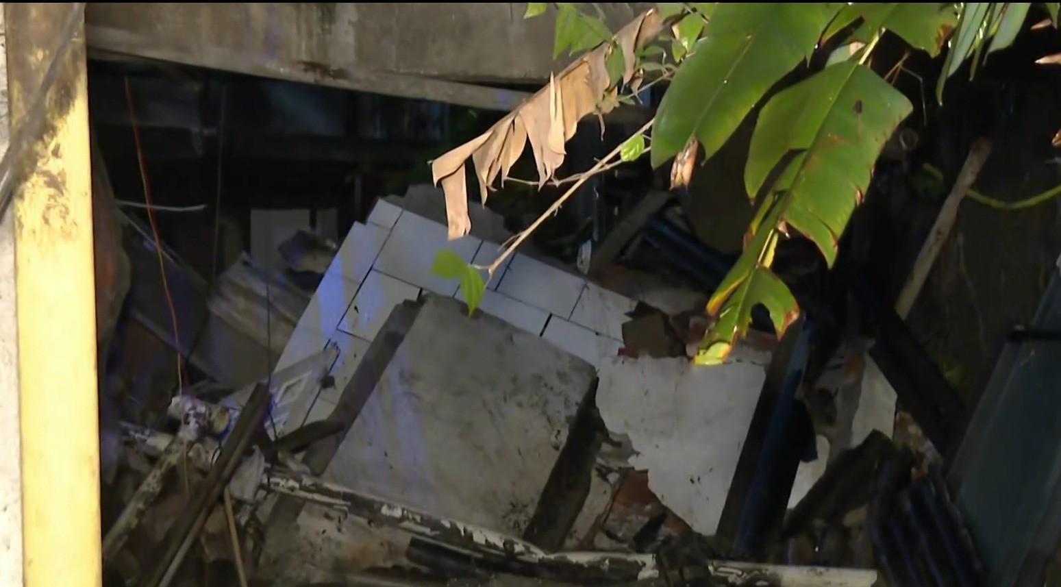 Desabamento de sobrado deixa um morto e dois soterrados na Zona Leste de SP