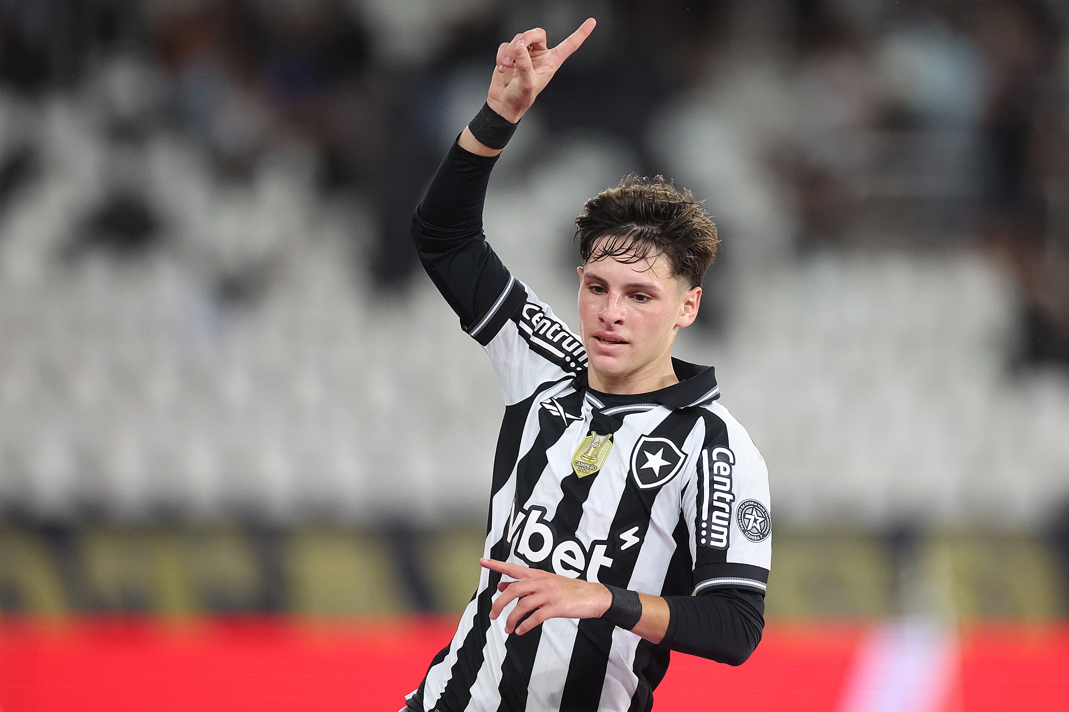 Botafogo e Montoro acertam renovação de contrato até 2030 e jogador descarta saída para Europa - QTU Questões do Universo