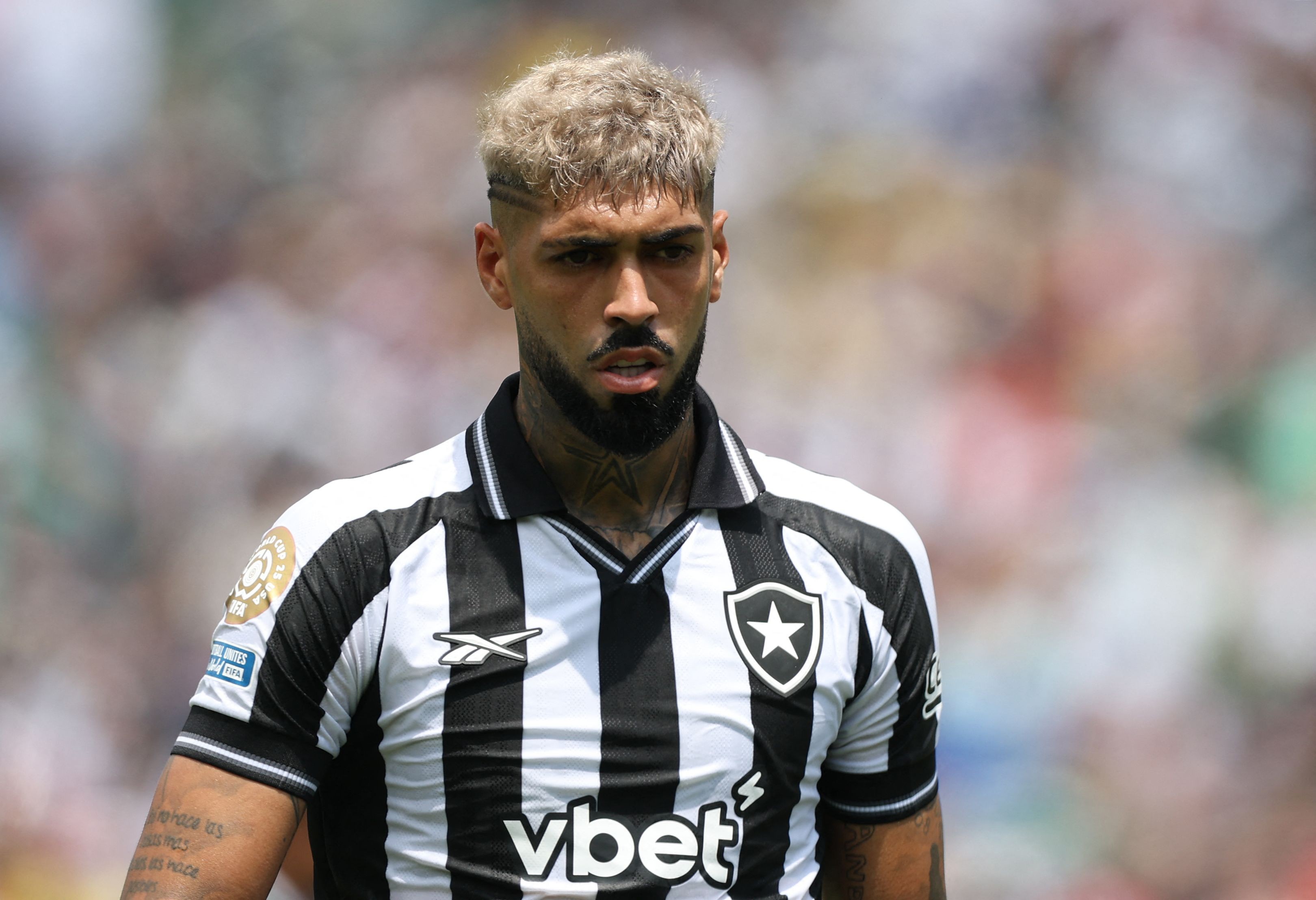 Afastamento de Textor do Botafogo pode atrasar venda de Barboza ao Palmeiras