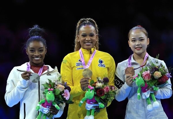 Ginasta gaúcha conquista quatro medalhas de ouro em quatro finais e brilha  em estreia nos Jogos da Juventude - Secretaria do Esporte e Lazer