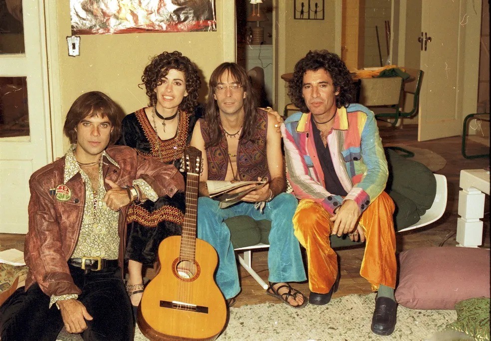 Diogo Vilela, Fernanda Torres, Pedro Cardoso e Paulo Betti no episódio'Apenas Bons Amigos' de'A Comédia da Vida Privada', 1995 — Foto: Nelson Di Rago/Globo