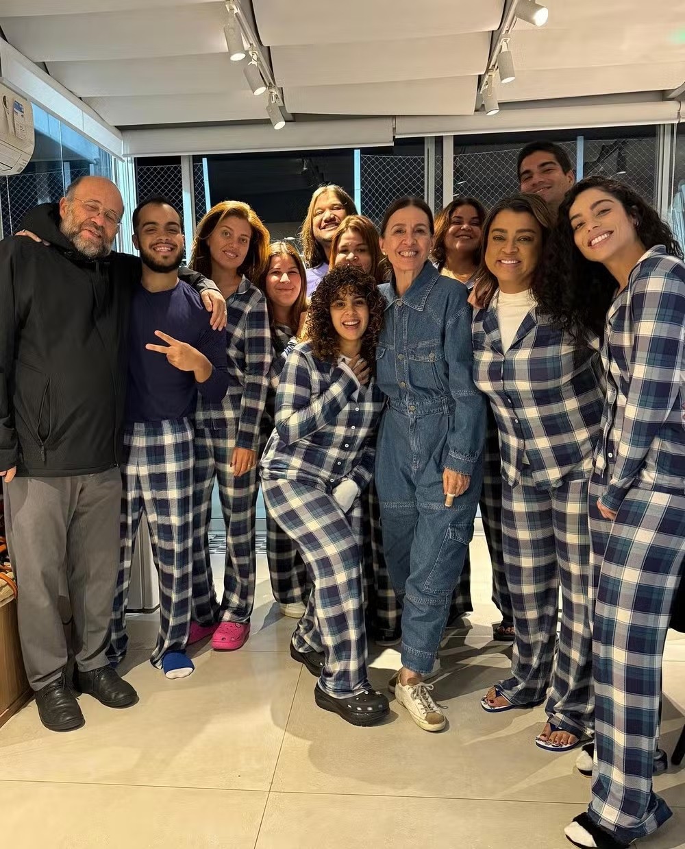 Após receber alta do Hospital Sírio Libanês, em São Paulo, Preta Gil foi recebida em seu apartamento na capital paulista por familiares, como o pai Gilberto Gil, e amigos — Foto: Reprodução / Instagram