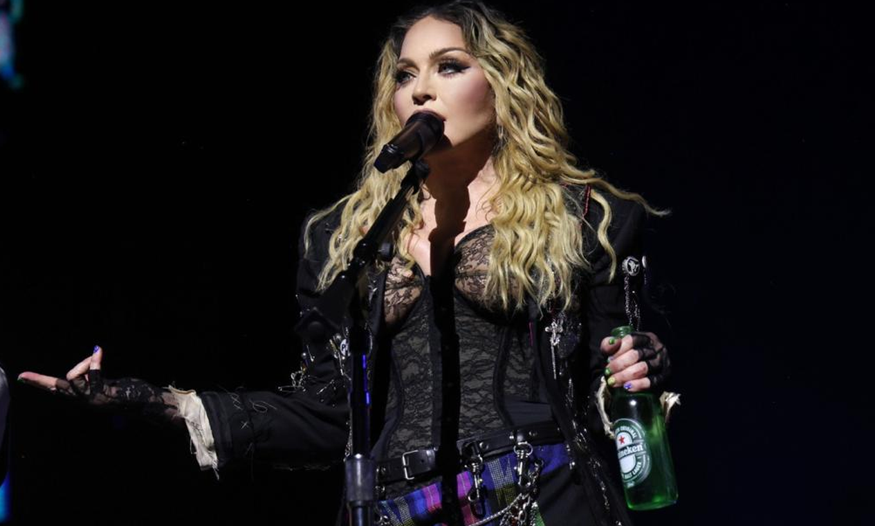 Merchand ou ação espontânea: entenda como a Heineken foi parar nas mãos da Madonna