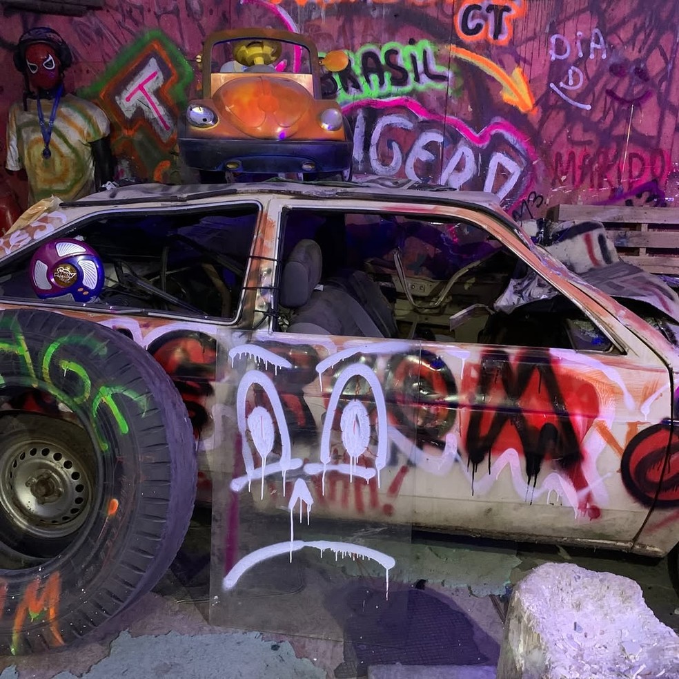 Rage Room CT, em São Paulo, permite destruir até carro — Foto: Reprodução/Instagram