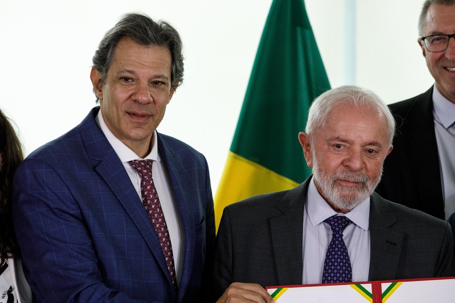 Haddad anuncia que pacote de corte de gastos prevê economia de R$ 70 bilhões em dois anos