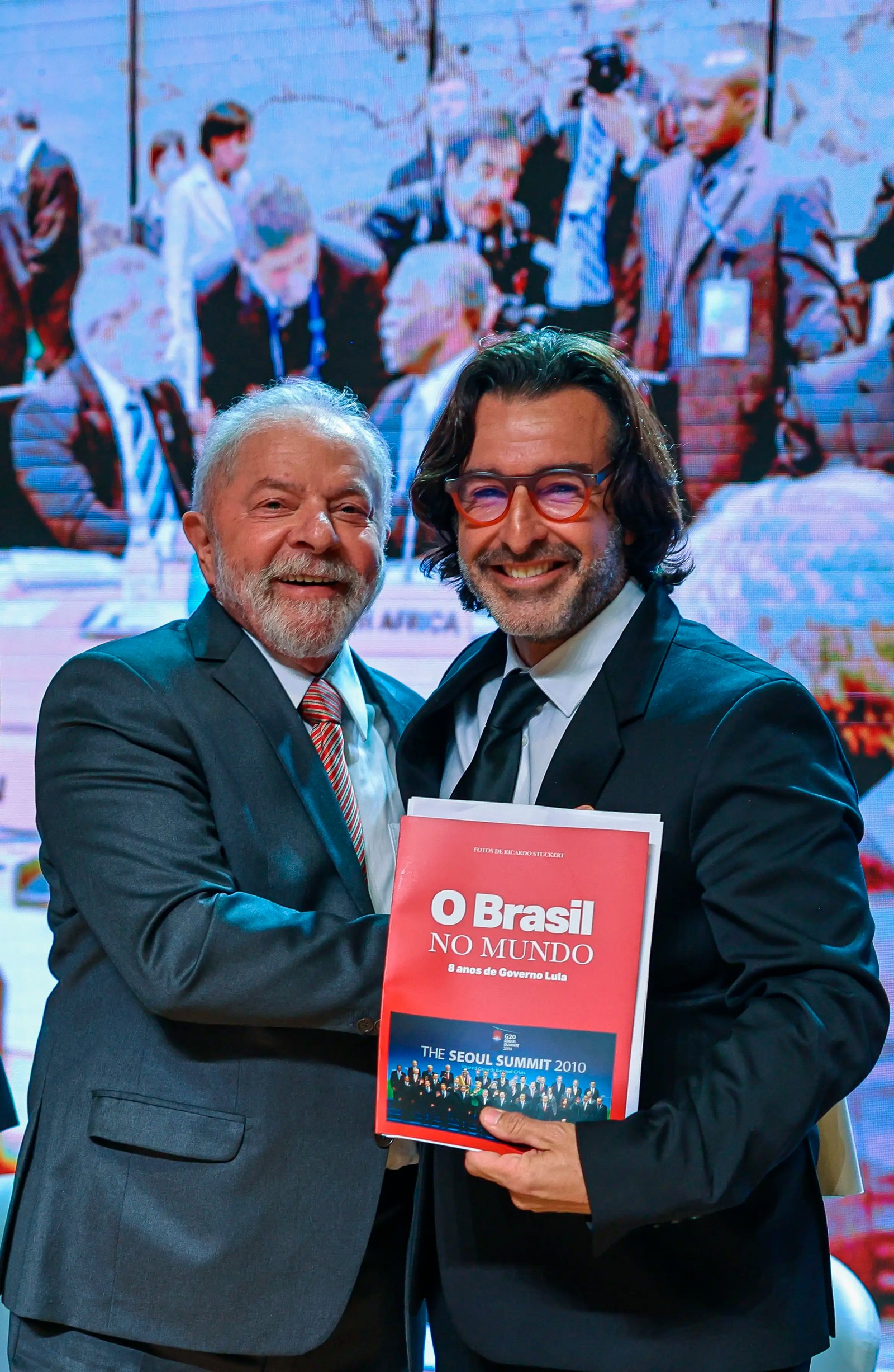 O fotógrafo Ricardo Stuckert com Lula — Foto: Reprodução