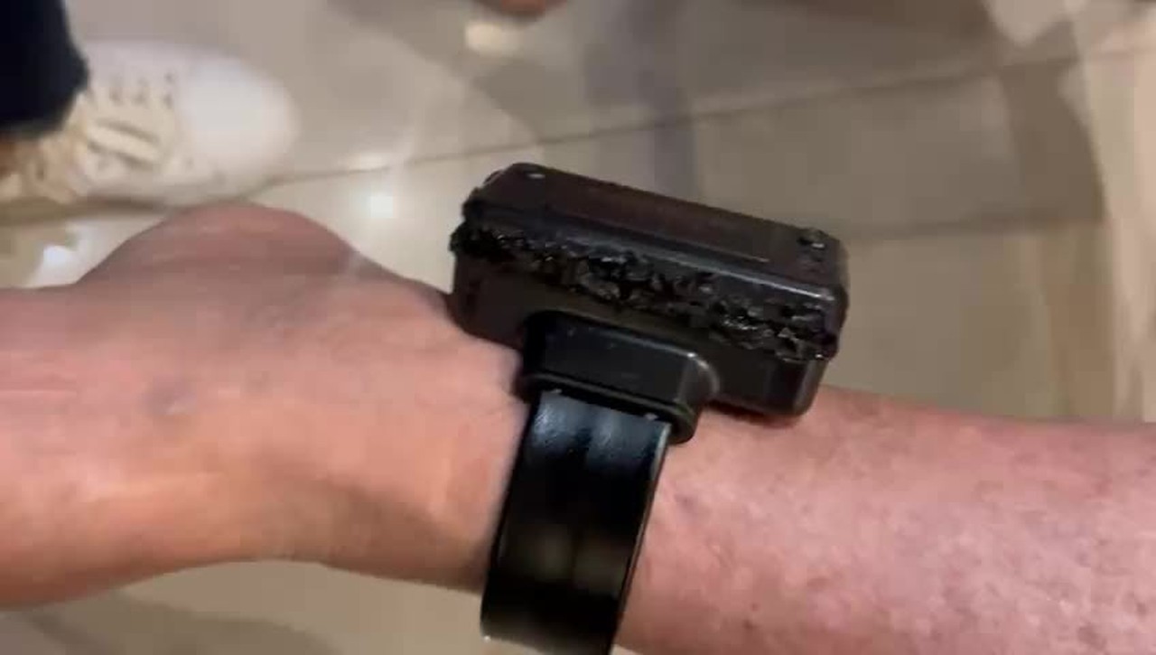 Bolsonaro reconheceu que tentou abrir tornozeleira com ferro de solda, diz relatório enviado ao STF; veja vídeo