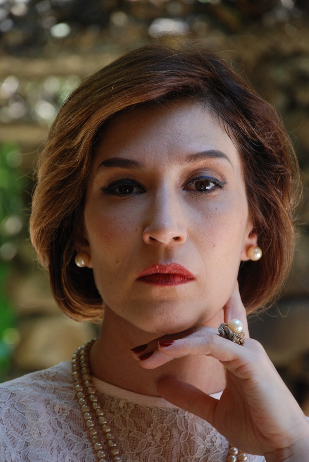 A atriz Beth Goulart na peça "Simplesmente eu, Clarice Lispector" — Foto: Divulgação