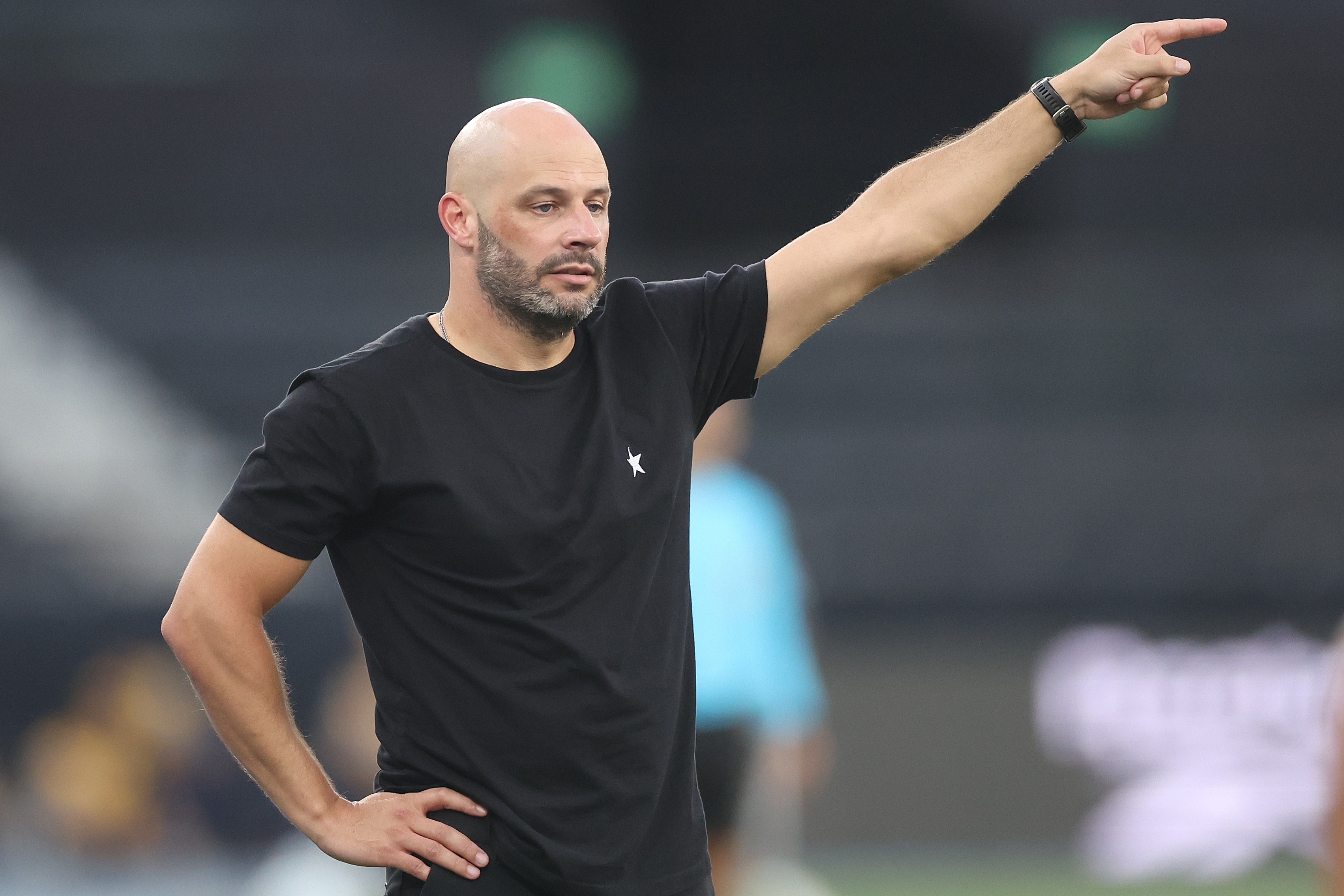Franclim admite chance do Barboza deixar o Botafogo, mas planeja volta contra Racing: 'Conto com ele'