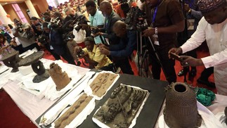 Ministra das Relações Exteriores da Alemanha disse que país havia decidido corrigir erro do passado — Foto: Kola Sulaimon / AFP