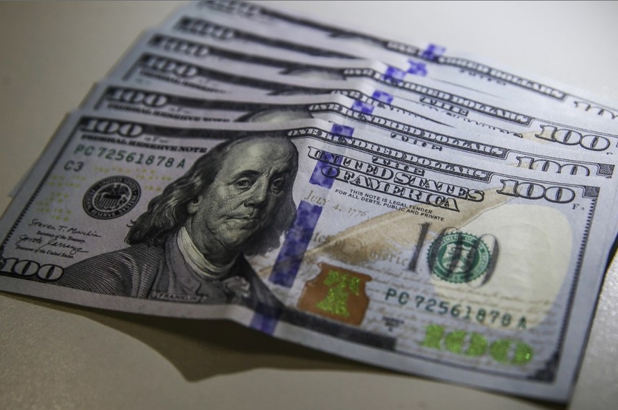 d-lar-sobe-com-for-a-e-n-o-s-no-brasil-saiba-o-que-o-treasury-de-10