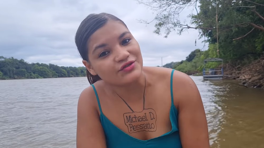 Atriz pornô e influencer entra na Justiça contra PT de Mato Grosso para