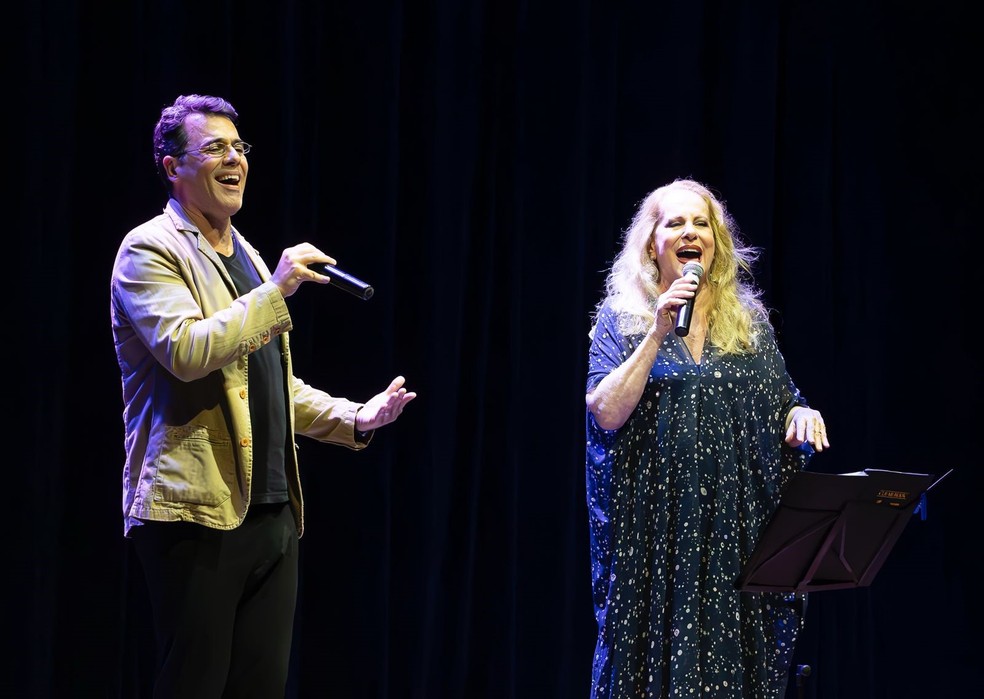 lucinha lins e claudio lins apresentam o show 