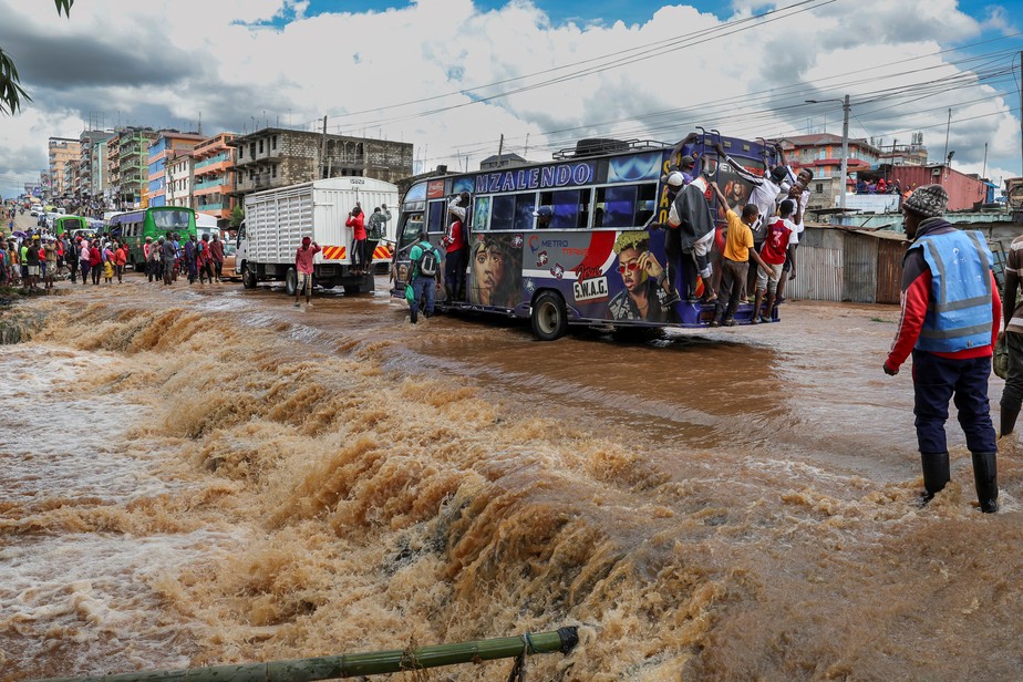 Pelo menos 169 pessoas morrem durante temporada de chuvas na