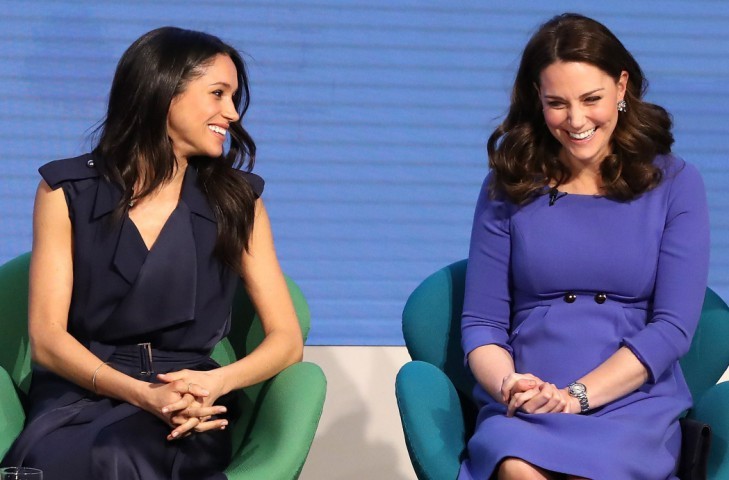 Meghan Markle estaria aberta a se reaproximar de Kate Middleton, mas sem assumir a culpa pelo afastamento - Foto