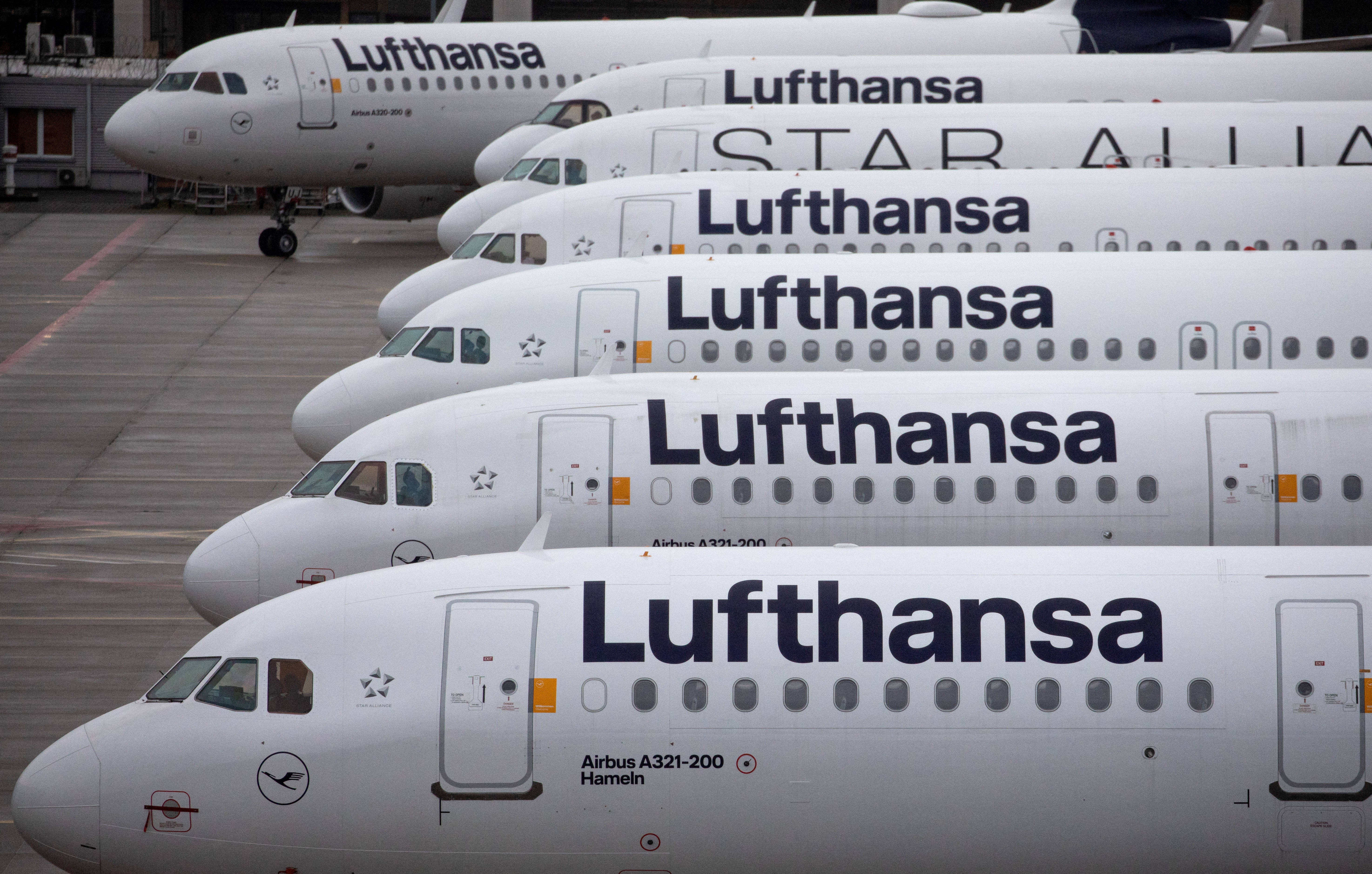 Grupo Lufthansa cancela mais de 500 voos nesta segunda por greve de pilotos