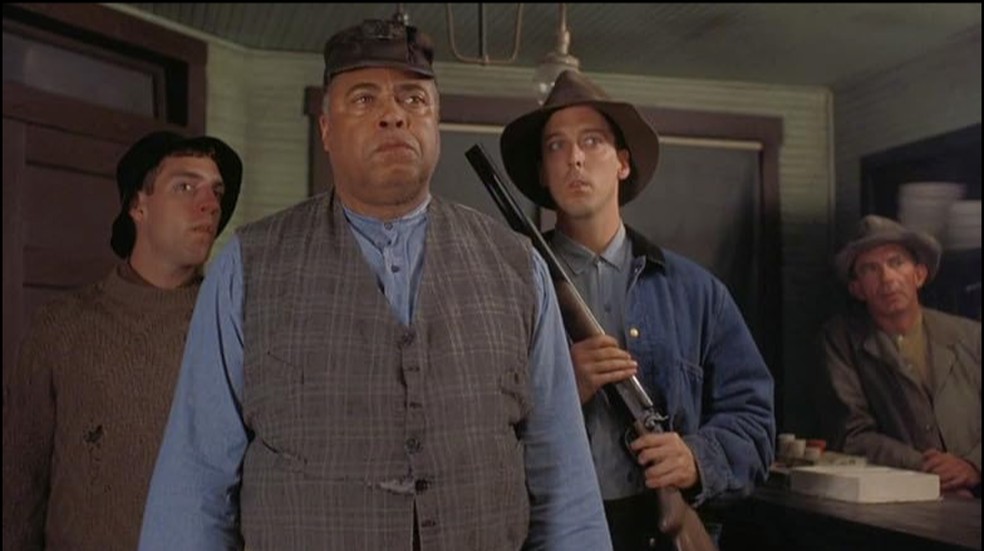 James Earl Jones em 'Matewan' — Foto: Divulgação